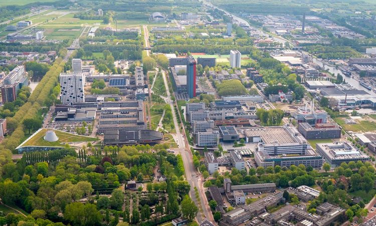 na slici je kampus tu delft univerziteta